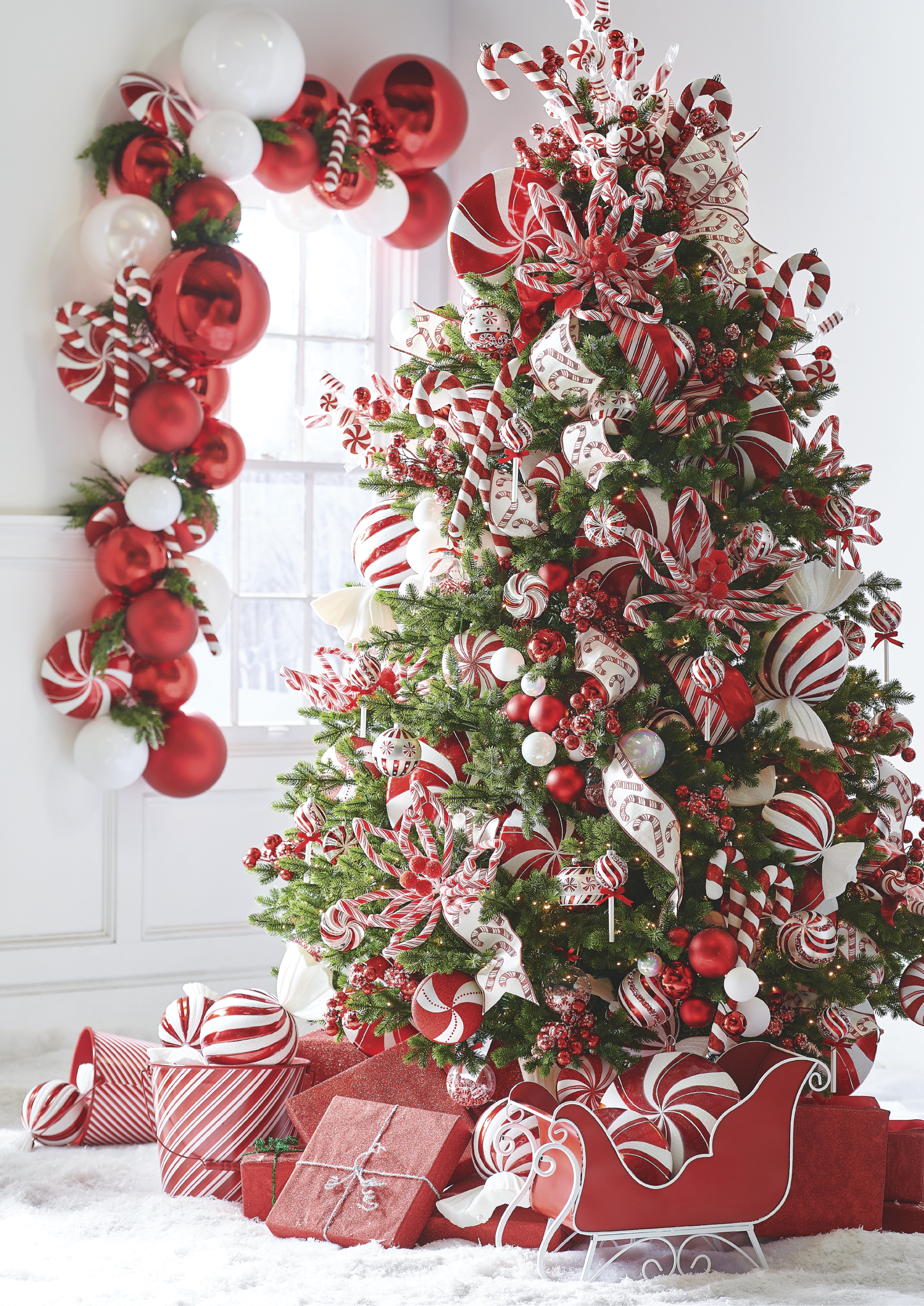 red and white christmas tree decoration ideas